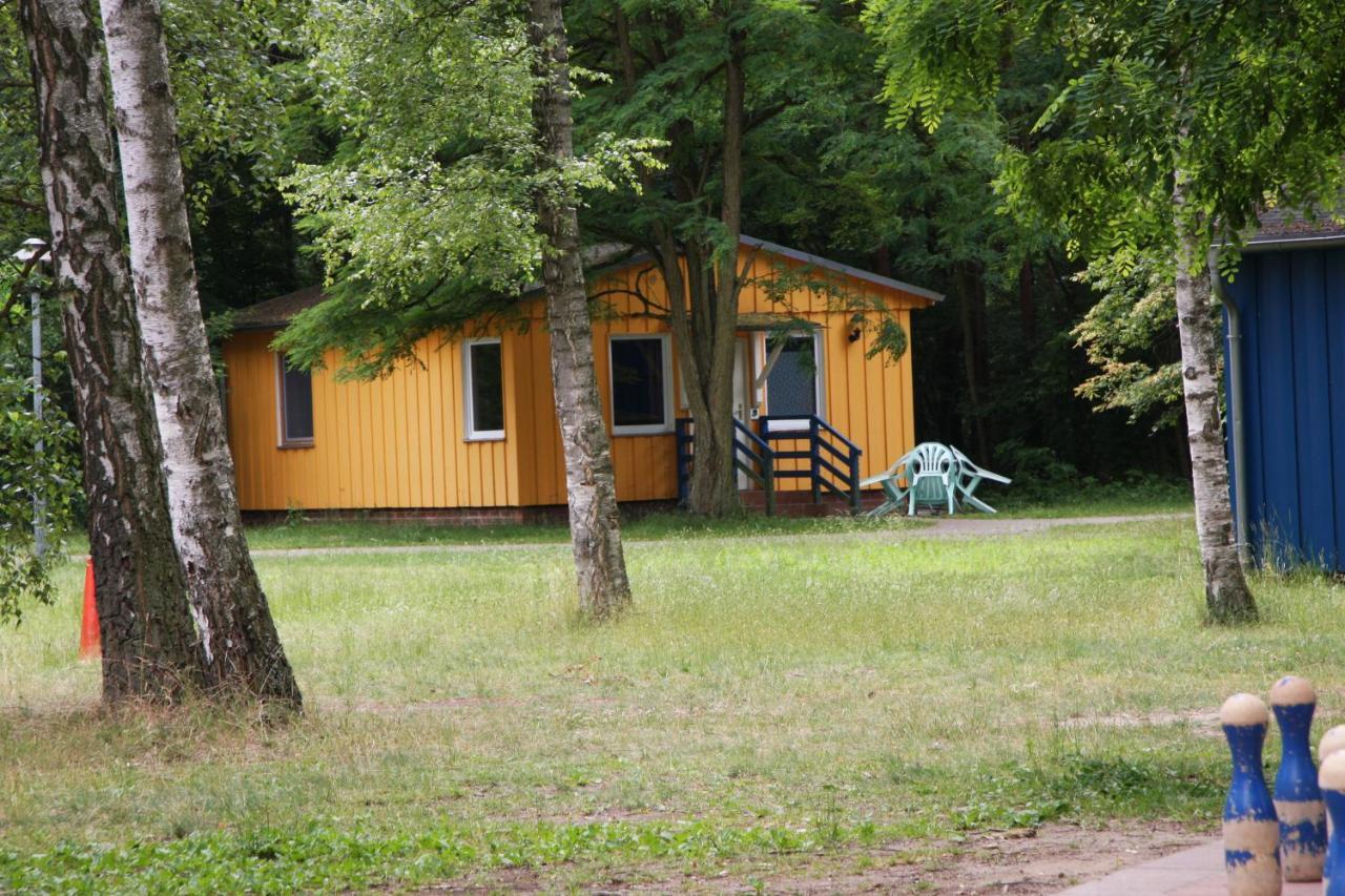 Martas Gaestehaeuser Gross Vaeter See Templin Exteriör bild